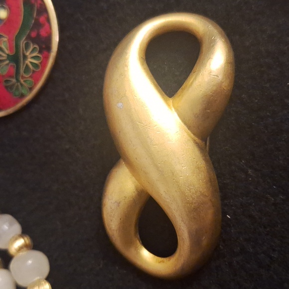 Givenchy brooch - Picture 1 of 1